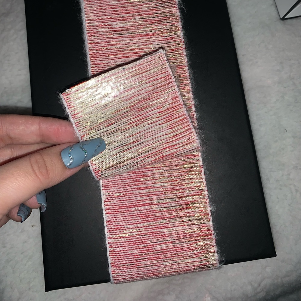 Chanel Gift Box - Picture 3 of 11